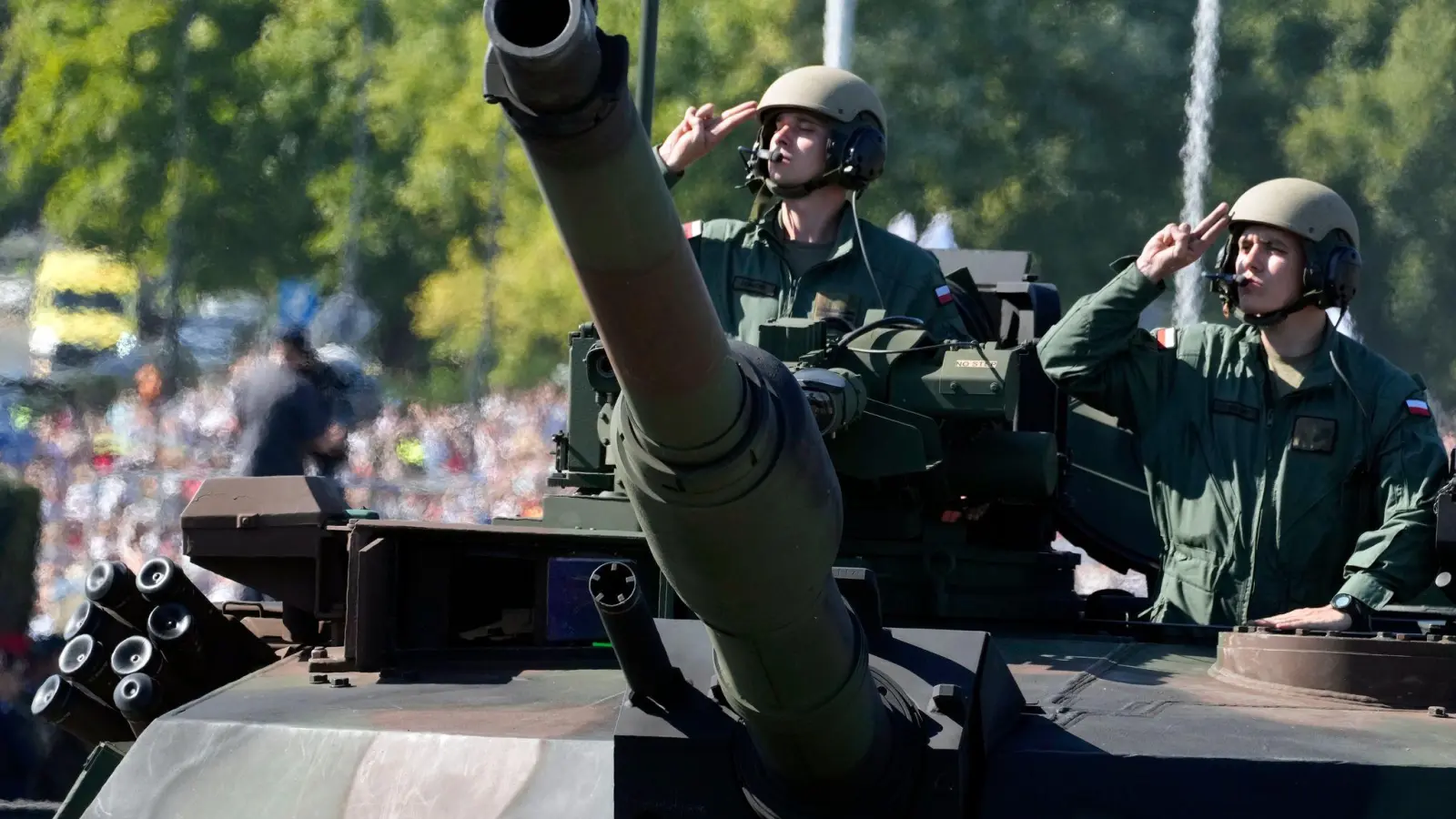 Soldaten der polnischen Armee. Die Streitkräfte werden den Grenzschutz bei Kontrollen an der Grenze zu Deutschland und zu Litauen unterstützen. (Archivbild) (Foto: Czarek Sokolowski/AP/dpa)