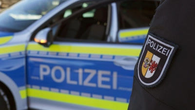 Nach einem Verkehrsunfall bei Ribnitz-Damgarten hat die Polizei in der Wohnung des Unfallfahrers eine Leiche gefunden. (Symbolbild) (Foto: Marcus Brandt/dpa)