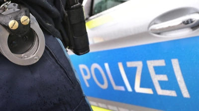 Die Polizei ermittelt nach einem mutmaßlichen versuchten Tötungsdelikt in Nürnberg gegen einen 34-Jährigen. (Symbolbild) (Foto: Karl-Josef Hildenbrand/dpa)