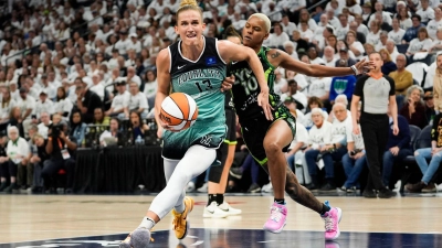 Starke Leistung reicht nicht: Leonie Fiebich muss mit den New York Liberty in ein fünftes Finale. (Foto: Abbie Parr/AP/dpa)