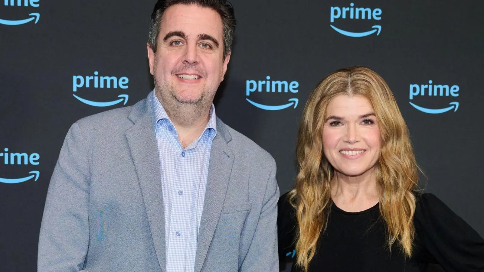 Anke Engelke und Bastian Pastewka kommen zur Jahres-Pressekonferenz von Prime Video ins WECC Berlin. (Foto: Annette Riedl/dpa)