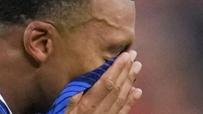Tief enttäuscht: Frankreichs Kylian Mbappé nach dem Halbfinal-Aus. (Foto: Wu Xiaoling/XinHua/dpa)