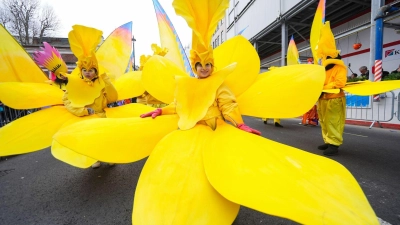 Farbenfrohe Neujahrsparade verwandelt Londons Zentrum in eine Festmeile (Foto: Yui Mok/PA Wire/dpa)