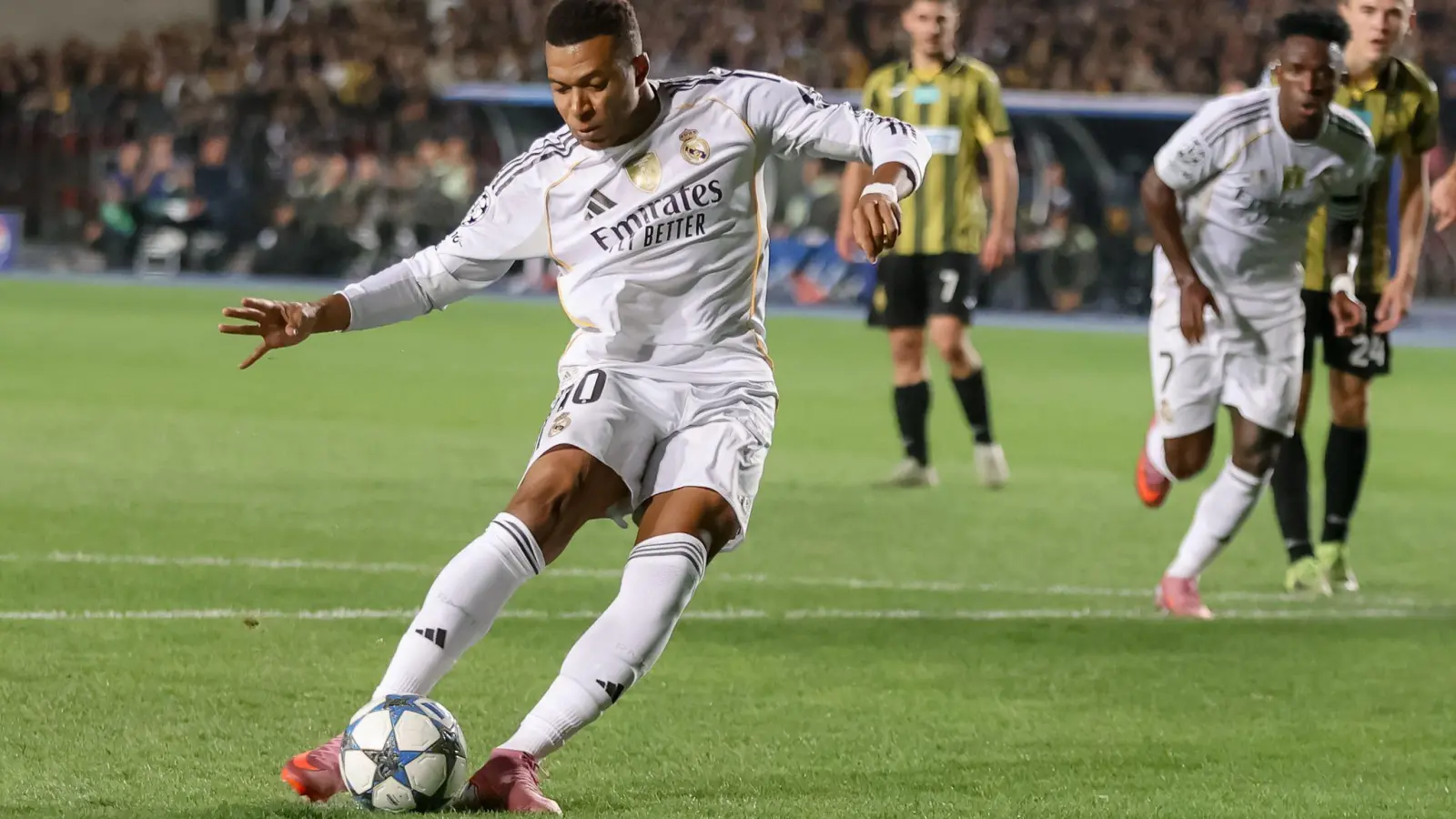 Kylian Mbappe trifft für Real Madrid nach Belieben.  (Foto: Alikhan Sariyev/AP/dpa)