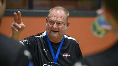 „Bei einem fremden Verein hätte ich nicht wieder anfangen wollen“: Trainer Roland Nixdorf hat den TV Erlangen-Bruck zur Meisterschaft in der Regionalliga geführt. (Foto: Wolfgang Zink)