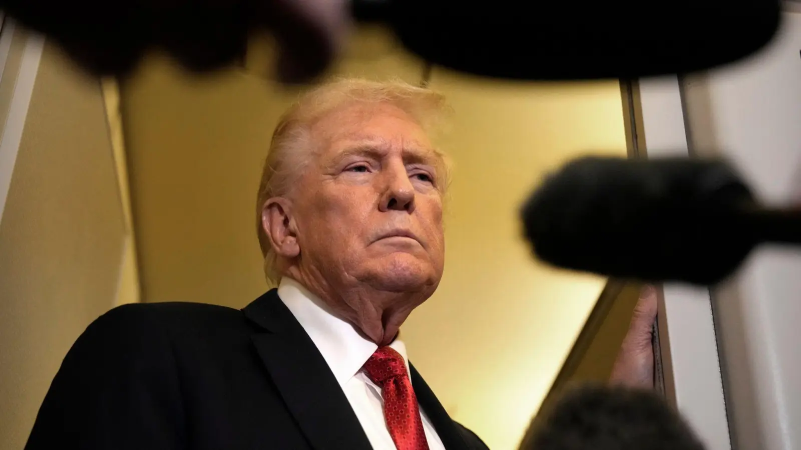 Trump findet wieder mildere Worte für China.  (Foto: Mark Schiefelbein/AP/dpa)