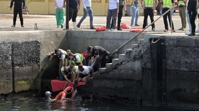 Die beiden jüngsten Opfer des Bootsunglücks waren erst fünf Jahre alt. (Foto: Europa Press Canarias/EUROPA PRESS/dpa)