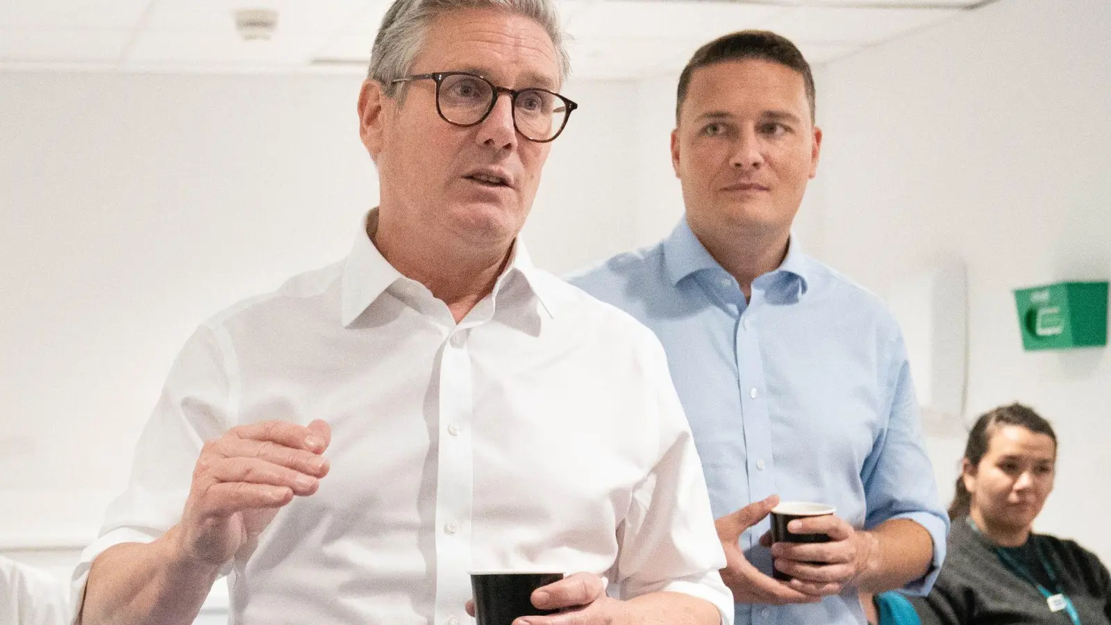 In besseren Zeiten machten Keir Starmer (links) und Wes Streeting (rechts) gemeinsam Wahlkampf. (Archivfoto) (Foto: Stefan Rousseau/PA Wire/dpa)