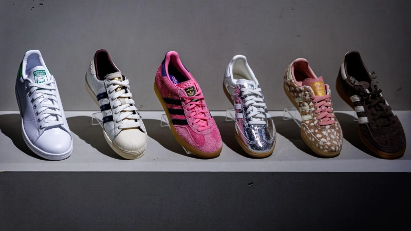 Der Sportartikelhersteller Adidas meldet Rekordergebnisse (Symbolbild).  (Foto: Daniel Karmann/dpa)