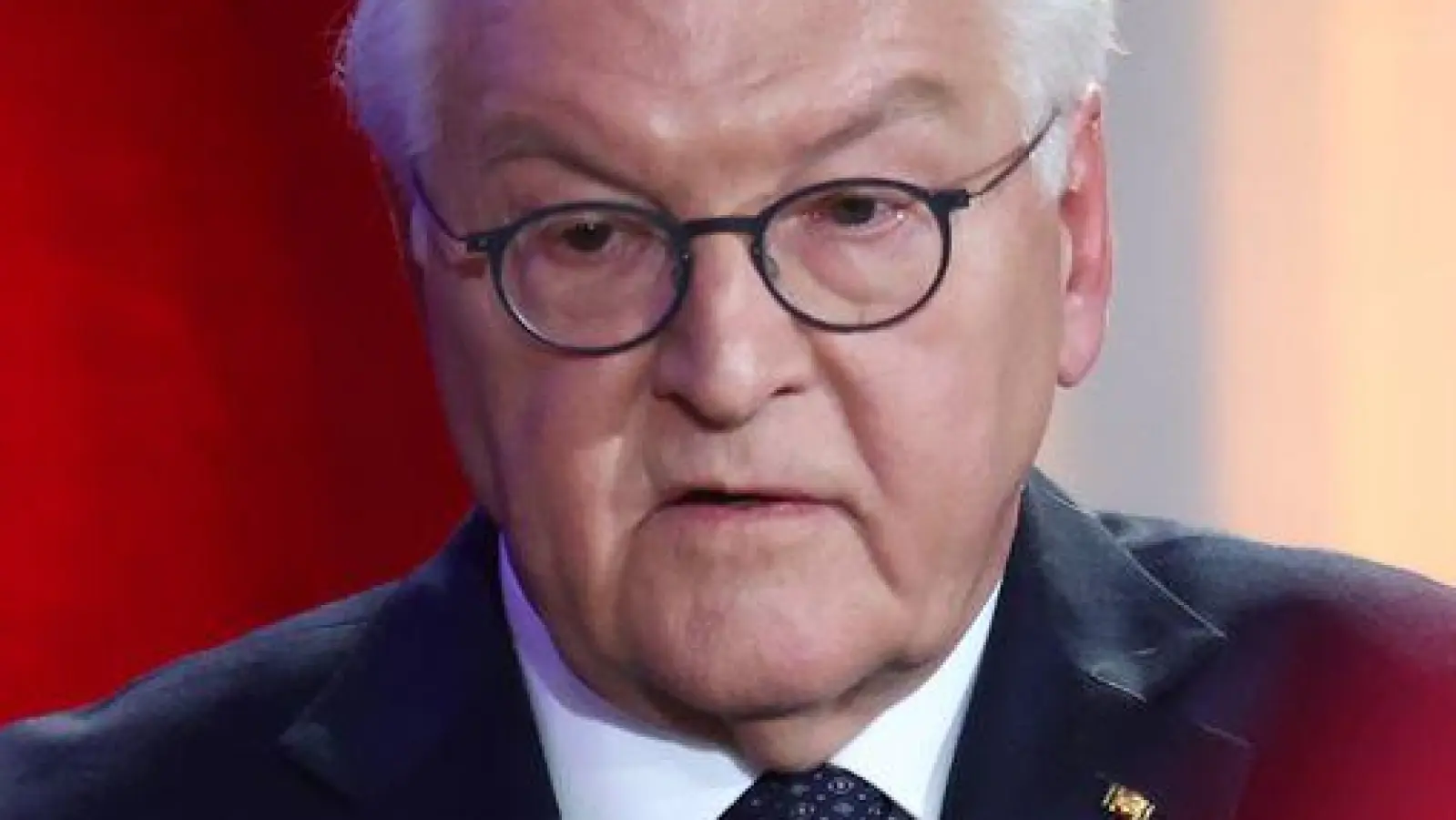 Bundespräsident Frank-Walter Steinmeier sieht die Demokratie bedroht. (Foto: Maryam Majd/Pool AP/dpa)