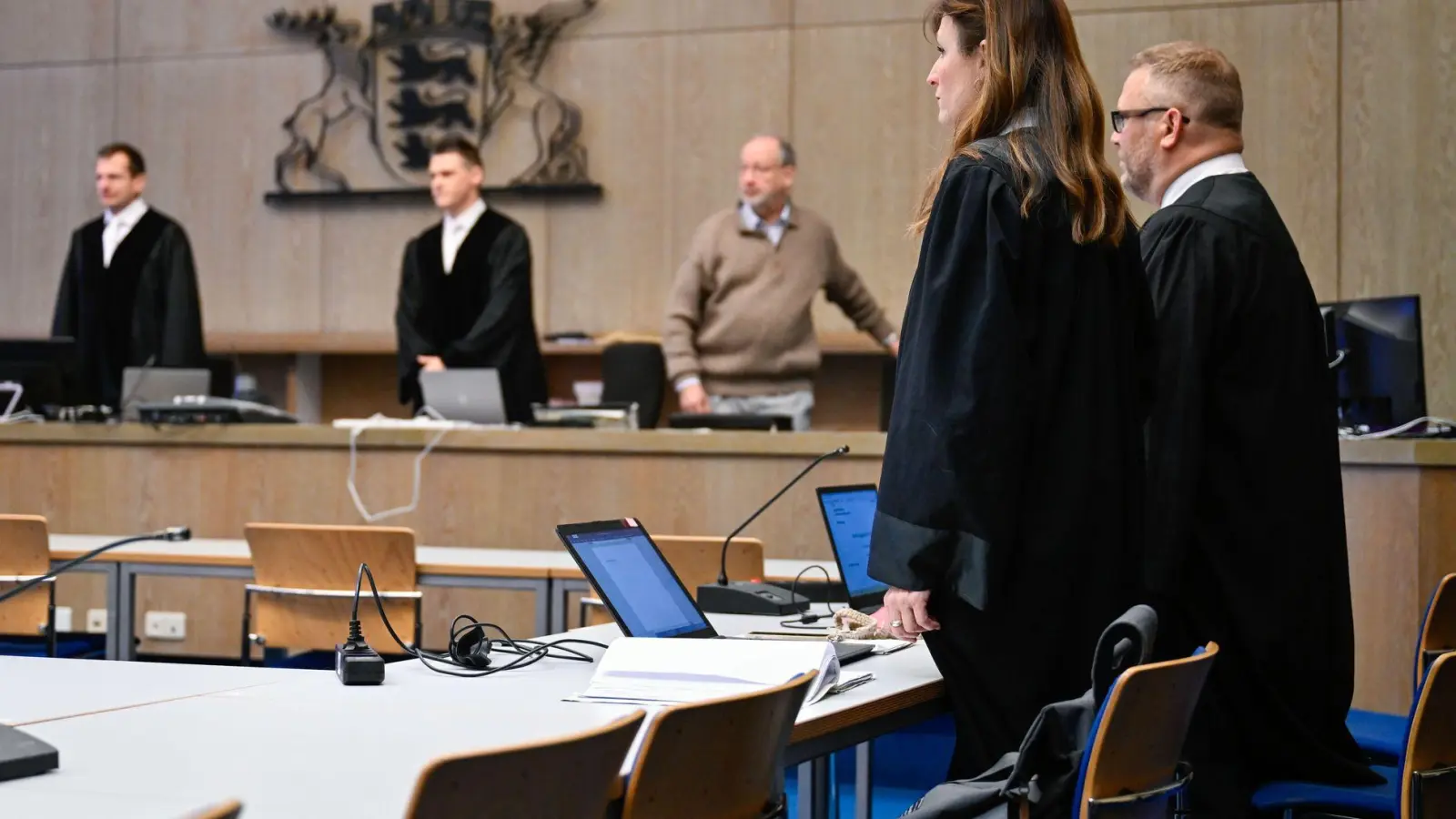 Zum Prozessauftakt Anfang Januar am Landgericht Mannheim gestand das Ehepaar die Morde an den beiden Ukrainerinnen, um das Baby der Jüngeren als eigenes Kind ausgeben zu können. (Archivbild) (Foto: Uwe Anspach/dpa)