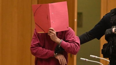 Sulaiman A. verletzte mehrere Menschen mit einem Messer, eines der Opfer starb.  (Foto: Marijan Murat/dpa)