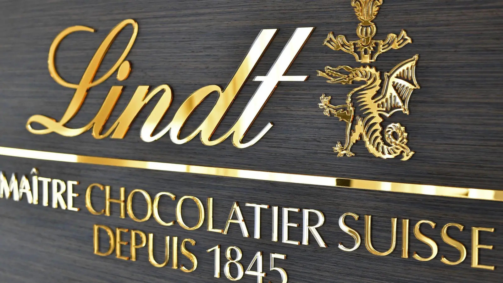 Lindt &amp; Sprüngli setzt auf Neukreationen (Archivbild) (Foto: Walter Bieri/Keystone/dpa)