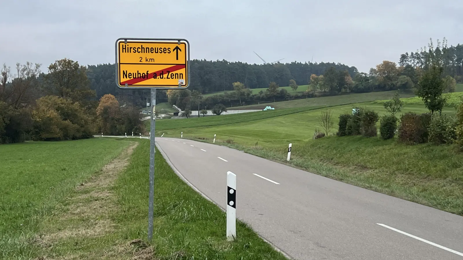 Teile der Bevölkerung wünschen sich einen Radweg vom Ortsausgangsschild an der Ziegelhütte bis nach Hirschneuses. Dies ist aufgrund der Gegebenheiten allerdings kaum finanzierbar, hieß es im Rat. (Foto: Yvonne Neckermann)