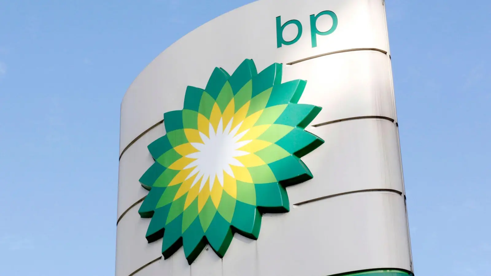 Der britische Mineralöl- und Energiekonzern BP kann seinen Gewinn verdreifachen. (Foto: Caroline Spiezio/AP/dpa)