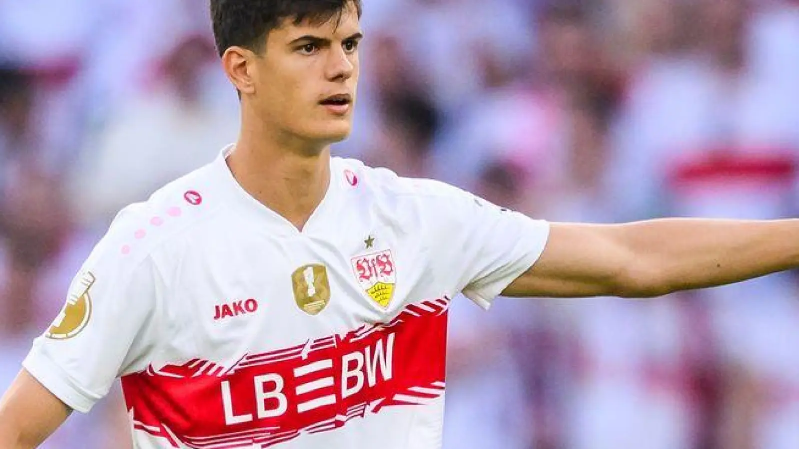 Chema Andrés verlässt den VfB und wechselt nach England. (Archivbild) (Foto: Tom Weller/dpa)