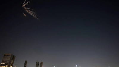 Der Iran greift Israel erneut mit Raketen an.  (Foto: Ohad Zwigenberg/AP/dpa)