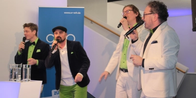 Mit viel Charme sorgten die vier Viva-Voce-Sänger für den musikalischen Part der Veranstaltung. (Foto: Robert Maurer)