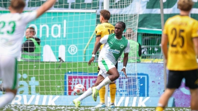 Noel Futkeu (M) trifft gegen Dresden gleich zweimal. (Foto: Daniel Karmann/dpa)