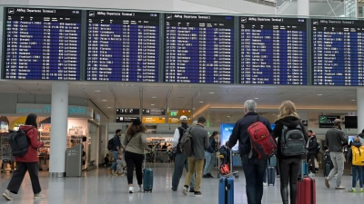 Die Delle der Corona-Pandemie bei Starts- und Landungen ist an den bayerischen Flughäfen längst vergessen. (Illustration) (Foto: Malin Wunderlich/dpa)