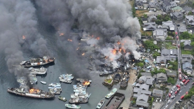 Das Feuer soll sich zunächst von ausrangierten Schiffen ausgebreitet haben. (Foto: -/kyodo/dpa)