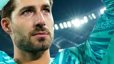 Kevin Trapp wird von Eintracht Frankfurt vor dem Champions-League-Spiel gegen Galatasaray Istanbul feierlich verabschiedet.  (Foto: Giuseppe Maffia/dpa)