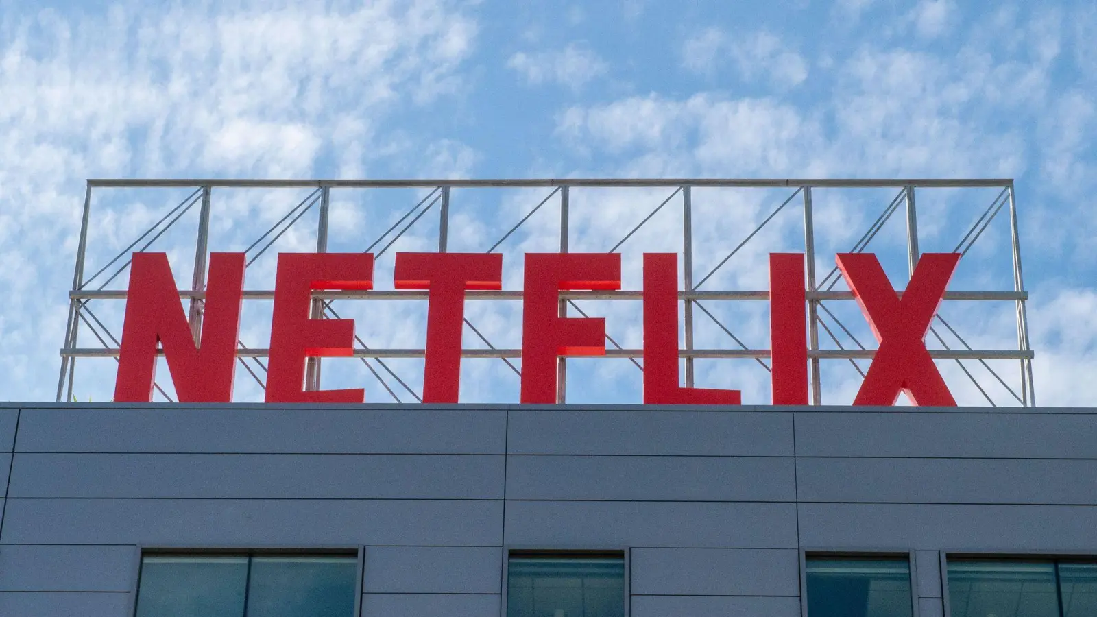 Netflix soll das höhste Gebot für Warner Bros. eingereicht haben. (Archivbild) (Foto: Andrej Sokolow/dpa)
