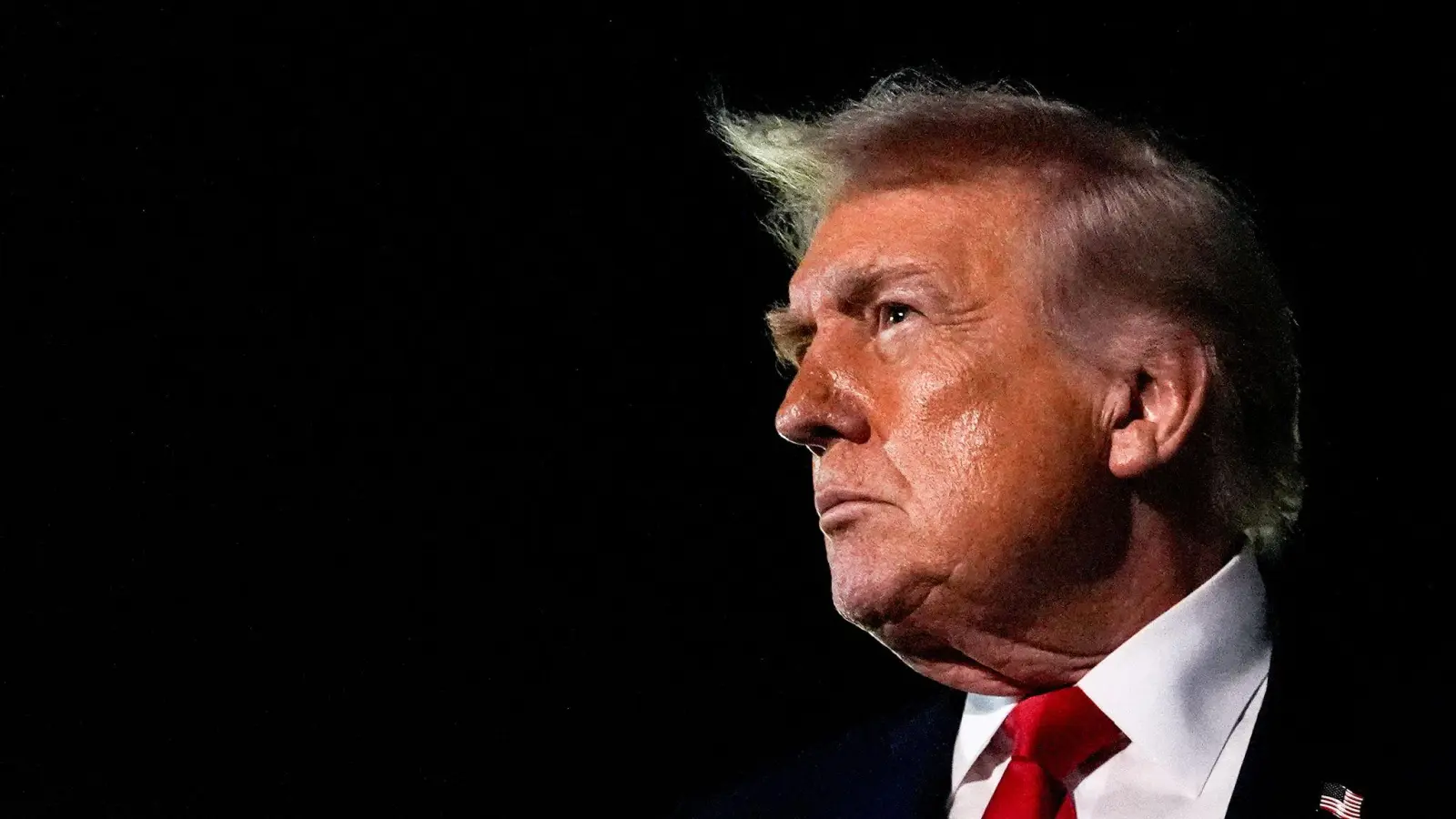 Mit seinen Aussagen zum Nato-Einsatz in Afghanistan sorgte Donald Trump erneut für Kritik. (Archivbild) (Foto: Julia Demaree Nikhinson/AP/dpa)