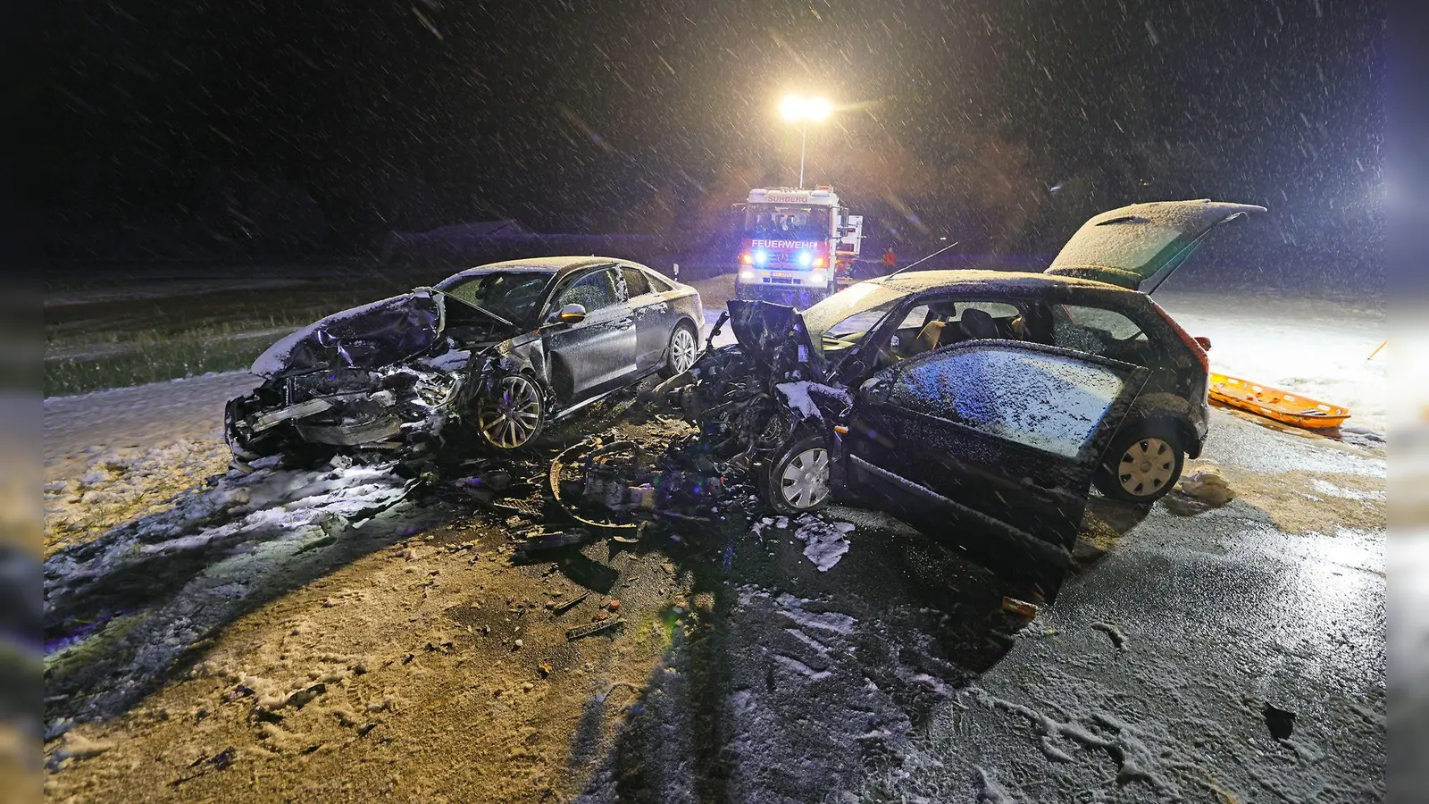 Die 54-Jährige starb nach Polizeiangaben noch an der Unfallstelle. (Foto aktuell vom 21.11.) (Foto: Markus Leitner/BRK Kreisverband Berchtesgadener Land/dpa)