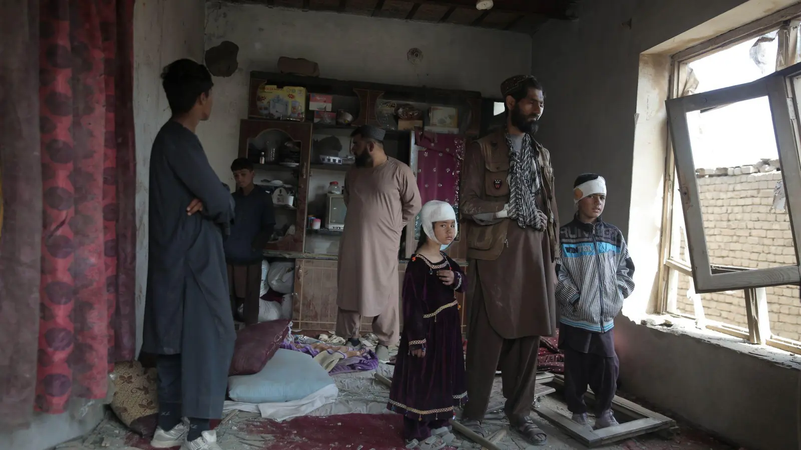 Schon in den letzten Tagen wurden Häuser in Kabul bei pakistanischen Luftangriffen beschädigt. (Archivbild)  (Foto: Sami Jan/dpa)