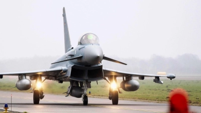 Deutsche Eurofighter sollen von Polen aus zum Schutz der Nato-Ostflanke beitragen. (Archivbild) (Foto: Hauke-Christian Dittrich/dpa)