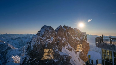 An der Zugspitze gab es einen großen Felssturz. (Archivbild) (Foto: Peter Kneffel/dpa)