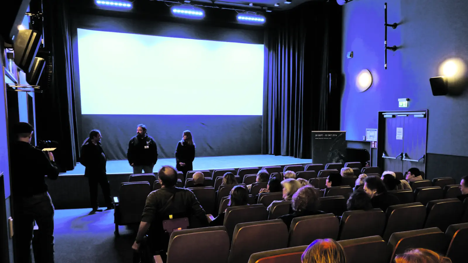 Ludger Pfanz, Wolfgang Grebenhof vom KulturKino und Kulturbüroleiterin Dr. Maria Wüstenhagen stellten den ersten Film vor.  (Foto: Anna Beigel)