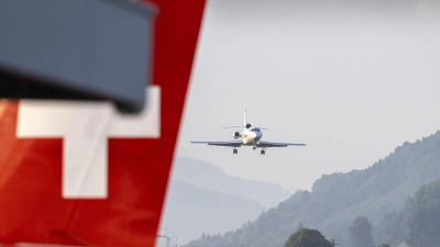 Kehrt mit leeren Händen zurück: die Bundespräsidentin konnte den Zollschock nicht abwenden. (Foto: Peter Schneider/KEYSTONE/dpa)