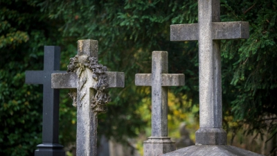 Der Totensonntag wird inzwischen offiziell Ewigkeitssonntag genannt. (Symbolbild) (Foto: Peter Kneffel/dpa)
