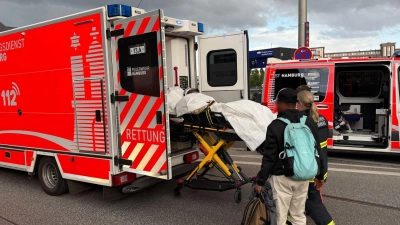 Großeinsatz von Polizei und Rettungskräften am Hamburger Hauptbahnhof. (Foto: News5 / René Schröder/NEWS5/dpa)