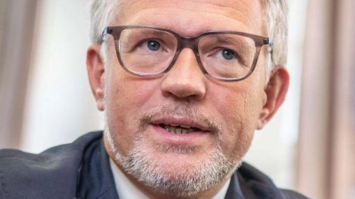 Andrij Melnyk hat die Geheimhaltung von Waffenlieferungen schon als Botschafter in Deutschland kritisiert. (Archivbild) (Foto: Michael Kappeler/dpa)