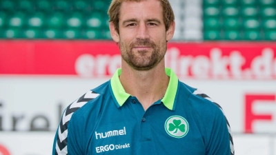 Hofft auf einen Sieg in Hannover: Fürths Trainer Thomas Kleine. (Foto: Daniel Karmann/dpa)