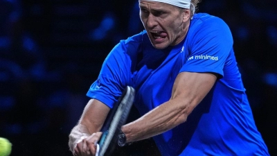 Alexander Zverev beim Laver Cup in Aktion.  (Foto: Maja Smiejkowska/AP/dpa)