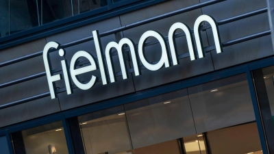 Die Fielmann-Gruppe wolle ihre Zentralbereiche auf das international wachsende Omnichannel-Modell ausrichten. (Foto: Monika Skolimowska/dpa)