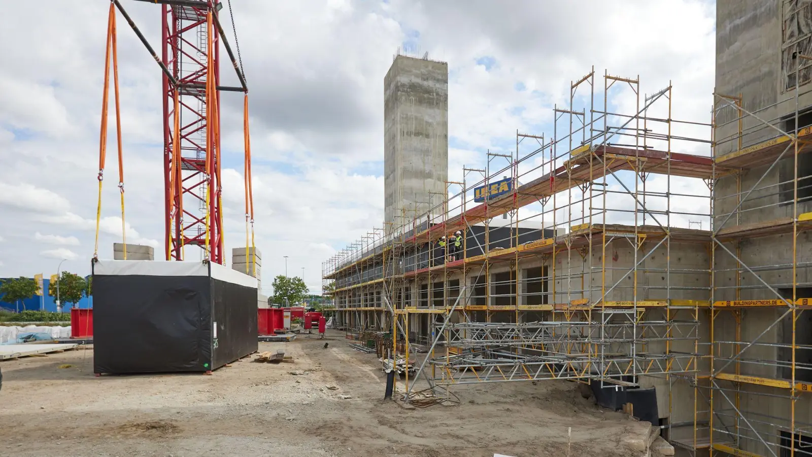 Zu hohe Zinsen, zu wenig Bauland: Die Lage auf dem deutschen Wohnungsmarkt bleibt angespannt. (Archivbild) (Foto: Joerg Carstensen/dpa)