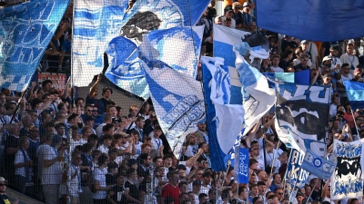 Die Bochumer Ultras haben sich zum „Hüpfverbot“ auf der Osttribüne des Ruhrstadions geäußert. (Archivbild) (Foto: Swen Pförtner/dpa)