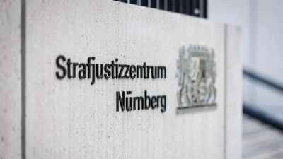 Das Motiv für die Tat war demnach ein erbitterter Streit zwischen den beiden Familien, nachdem sich die junge Frau von dem heute 27-Jährigen getrennt hatte. (Foto: Daniel Karmann/dpa)