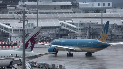 Ein Boeing-Dreamliner der Vietnam Airlines wartet am Flughafen München auf den Start.  (Foto: Karl-Josef Hildenbrand/dpa)