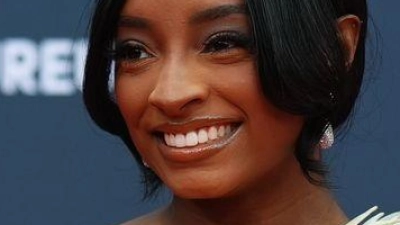 Turnerin Simone Biles hat von einem schwerwiegenden Notfall berichtet. (Archivbild) (Foto: Manu Fernandez/AP/dpa)
