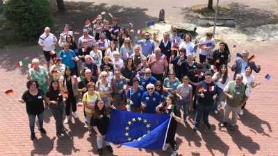 Menschen aus ganz Europa waren zu Gast beim Altstadtfest in Bad Windsheim. Manche EU-Bürger im Landkreis empfinden die Aktion des Ausländeramtes aber als krassen Gegensatz zu diesem offenen Bild einer großen europäischen Familie. (Archivfoto: Dr. Wolfgang Stadler)