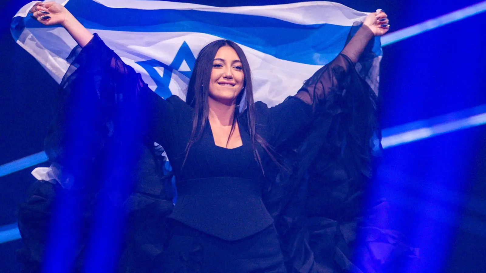 Der staatliche TV-Sender RTVE kündigte derweil an, man werde eine Überprüfung des Publikumsvotings beantragen, das die Teilnehmerin Israels(Yuval Raphael mit dem Song „New Day Will Rise“) am Samstag auf Platz 2 katapultiert hatte.  (Foto: Jens Büttner/dpa)