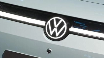 Deutschlands Autobauer wollen in Peking ihre neue Technik zeigen.  (Foto: Johannes Neudecker/dpa)