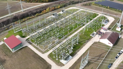 In direkter Nachbarschaft zum Umspannwerk im Ansbacher Ortsteil Winterschneidbach soll der neue Großbatteriespeicher entstehen.  (Foto:  N-ergie/Nils Werner)