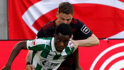 Fortuna Düsseldorf und Preußen Münster lieferten sich ein umkämpftes Spiel.  (Foto: Roland Weihrauch/dpa)